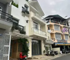 selling private scheduled house constructed 3 floors 6 room on doan thi diop street p4 da lat price 16 billion
