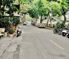selling rare earth cars to avoid cars parked at the door of nhue giang old town nguyen trai ha dong 45m2 price 9.7 billion