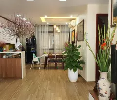 selling residential apartment nguyen ngoc vu, trung hoa ward, cau giay district, 7-seat car to drive home