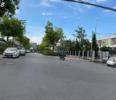 selling residential house in sai dong, corner lot, truck turn around, parking 24/24, business, office, 100m*4t, mt6m, 15 billion