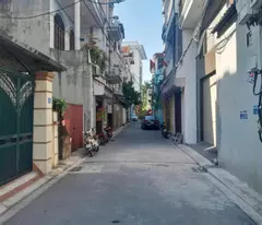 selling residential houses built in ai mo, bo de, long bien. 60m2*6t, 12.5 billion. garage, elevator, comfortable accommodation
