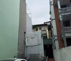 selling rich land of 40m2 with a car to sleep in the house for more than 7 billion