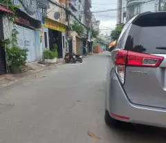 selling service apartment car alley, au co street, tan binh district, area: 29mx32m, area: basement, 8 floors, price: 90 billion.