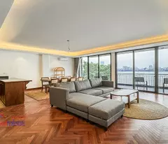 selling serviced apartment building 200m², 7 floors, 35 bedrooms, 40 bathrooms, cau giay