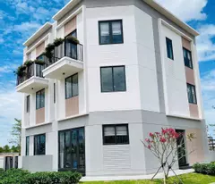 selling social housing 65m², full residential, busy urban area