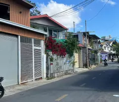 selling srxd house on hoang dieu street, ward 5, da lat, 6.4m wide, priced at 6.8 billion