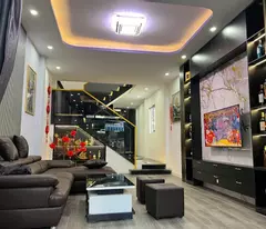 selling super masterpiece cars quickly on tran cao van street, central location of da nang city
