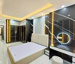 selling townhouse on march 8, divided into 5-storey lot, sparkling elevator, car to avoid entering the house of two ladies