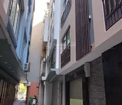 selling townhouse with 42m2, 6 floors elevator, new house, 20m from car, about 10 billion