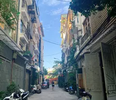 selling van quan's house, three steps to the university of architecture, car parked at the door, more than 10 billion