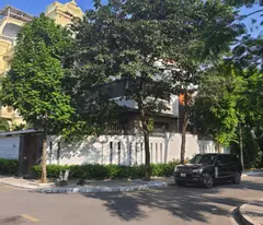 selling villas in the peaceful area of ​​cau giay, high class, classy and not for the masses.