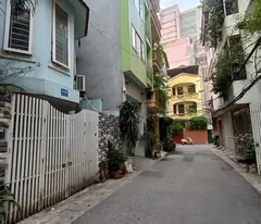 selling yen lac townhouse, hai ba trung 70m, 4 floors, 5.4m square meter. price: 22.5 billion. contact: 0937158386