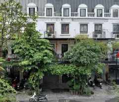 shophouse for sale in van phu ha dong 88 m 5 floors mt 5 m 2 open sidewalks price 18.9 billion