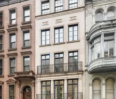 small building – tran quoc toan – 250m2 – 11 floors. cash flow 6 billion/year.