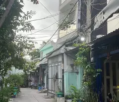 social house for sale right at kinh duong vuong, adjacent to district 6. beautiful house with 2 floors, 4x17m. only 4.6 billion