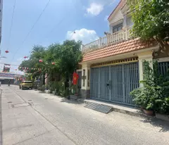 storey house for sale in the center of district 7, truck alley.