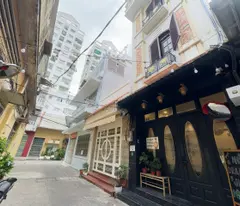 story house for sale - car sleeping in the house. nguyen trai, district 1 - giang giang:0901611116