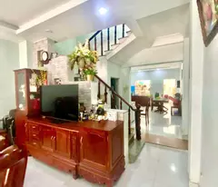 story house for sale shr 4.5
