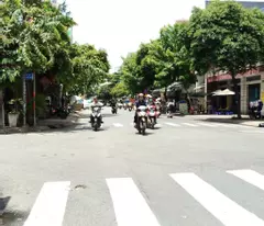 super huge 4-floor front house for sale 250m² – 34 rooms for rent highly profitable – busy industrial park
