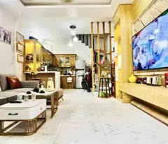 surprise ! the owner continues to sell ngoc thuy house, three-door parking lot, 32m2, 5.4 billion