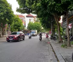 thanh am-long bien street front house for sale 9.95 billion 40m, 4 floor resident construction, avoid cars, top business.