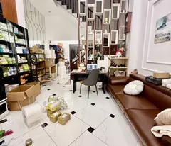 thanh nhan townhouse for sale, alley leading to hong mai, friendly neighbor, enthusiastic owner selling 62m2 for 10.5 billion