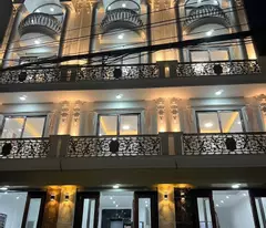 the house is only 50m from west lake - ideal living space