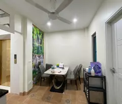 the owner needs to sell 32m2 of a 4.5-storey house, 100m away from hong tien street. car parking door, elevator