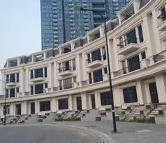 the owner needs to sell a low-rise shophouse in sunshine city 220m 3.5 floors at a price