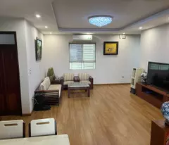 the owner needs to sell the beauty queen apartment at 17t7 trung hoa nhan chinh.
