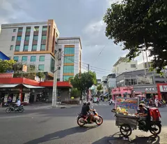 the owner sells the building corner 2 frontage 158 nguyen son, 4.6×26, perfect class location, phu tho