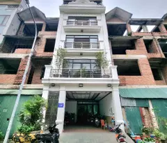 thuong thanh house for sale 23 billion 90m division, sidewalk cars, long bien