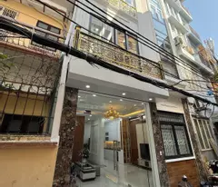 townhouse for sale in chua boc, dong da, 51m, 7 floors. price: 19.3 billion. contact: 0937158386