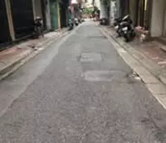 townhouse for sale in huynh thuc khang, dong da, 38m, 5 floors. price: 16.5 billion. contact: 0937158386