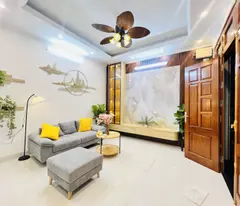 townhouse for sale in kim nguu, hai ba trung, 40m, 5 floors. price: 8.9 billion. contact: 0937158386