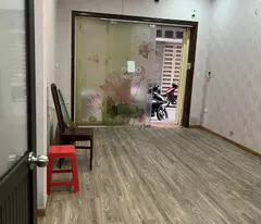 townhouse for sale in nguyen chi thanh, dong da, 36m, 4 floors. price: 13.5 billion