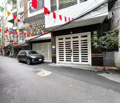 townhouse for sale in nguyen viet xuan, thanh xuan, 80m2, 6 floors, 5.2m square meter. price: 30 billion. contact: 0937158386