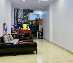 townhouse for sale in truong dinh, hoang mai, 32m, 5 floors. price: 6.1 billion