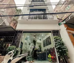 townhouse for sale in truong dinh, hoang mai, 36m, 5 floors. price: 10 billion. contact: 0937158386