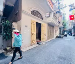 townhouse for sale in vuong thua vu, thanh xuan, 60m, 3 floors. price: 16.5 billion. contact: 0937158386