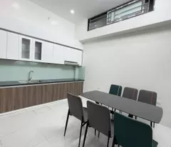 tran quoc hoan - cau giay distribution house for sale - area 50m2 for only 12 billion in the middle of the center.