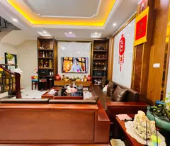 "truong dinh townhouse for sale, hoang mai 44m, 5 floors. price: 10 billion. contact: 0937158386