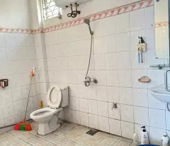 two-storey house for sale, group 5, quang minh town, me linh, hanoi. just bring your suitcase and move in. area 180m, price 9.2 billion.