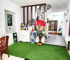 urgency sale of town house, vip location, good business, extremely happy living, full utilities, fighting street