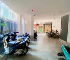 van quan's office building - car parking - 5 floors built by people - 50m - revenue 30 million, month - price more than 10 billion.