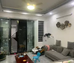 vietnam hung-long bien house for sale 4,850 billion 30m, 5 floors, 4.2m square footage, central location in viet hung, good security