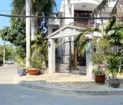 villa for sale, corner 2mt, binh hung b/c residential area, right at q8 bus station