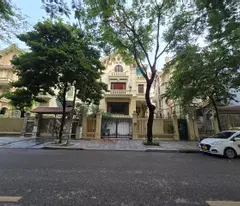 villa for sale in the most beautiful location on linh dam peninsula, lake view, area 254m2, frontage 13m, price only 70 billion