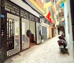 vuong thua vu house for sale, 50m divided into lots, 2 airy, beautiful house to live in