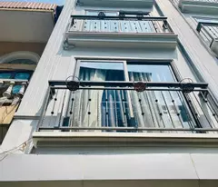 xuan dinh house for sale - 7 billion 1 - alley bigger than street - cars running smoothly - clear front and back.
